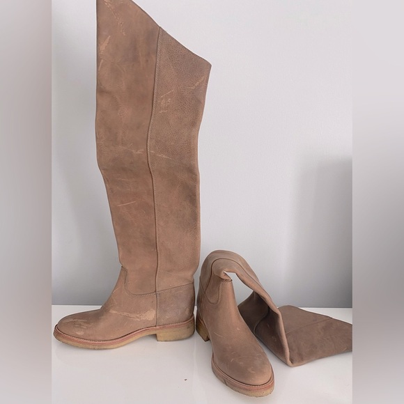 OVER THE KNEE DISTRESSED LEATHER BOOTS WITH WORN CREPE SOLE - Picture 2 of 6